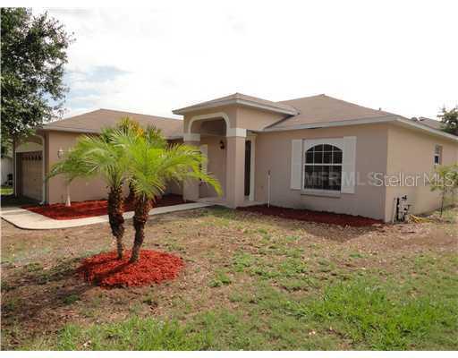 634 Woodview Dr., Tavares, FL 32778