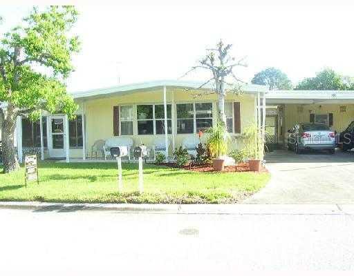 708 Falcon Dr., Tavares, FL 32778