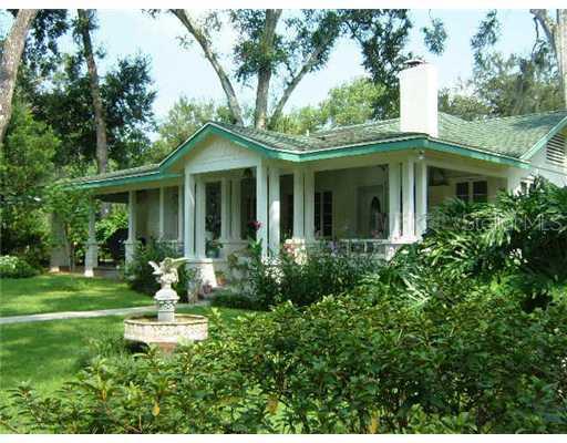 1176 E 5th Ave., Mount Dora, FL 32757