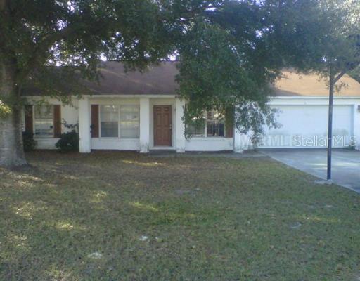 6 Lakeview St., Mascotte, FL 34753
