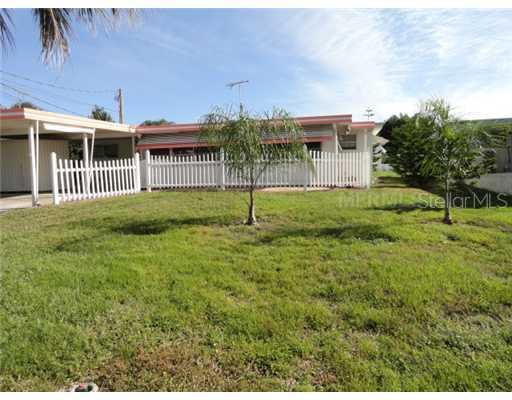 31714 Imperial Dr., Tavares, FL 32778