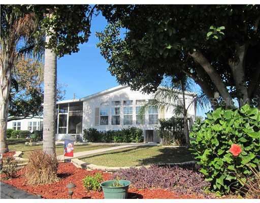 1513 Lakeview Dr., Tavares, FL 32778