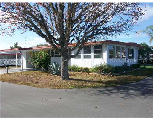 113 Tropical Ln., Leesburg, FL 34748