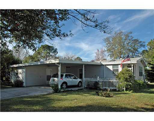 422 Peace Rd., Tavares, FL 32778