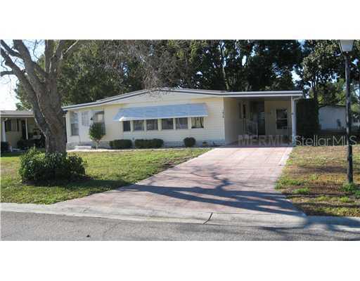 1215 Apache Cir., Tavares, FL 32778