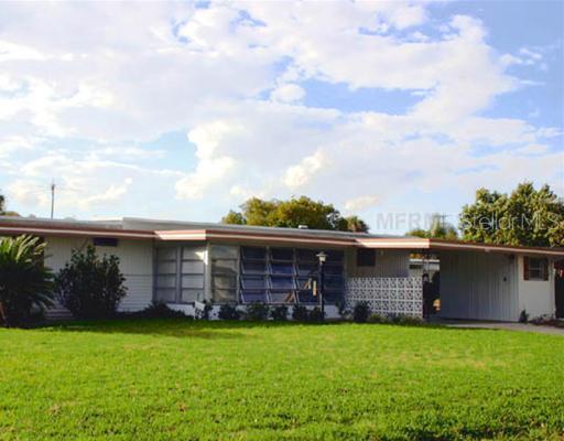 923 Morningview Dr., Tavares, FL 32778