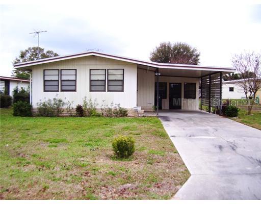 1562 Apache Cir., Tavares, FL 32778