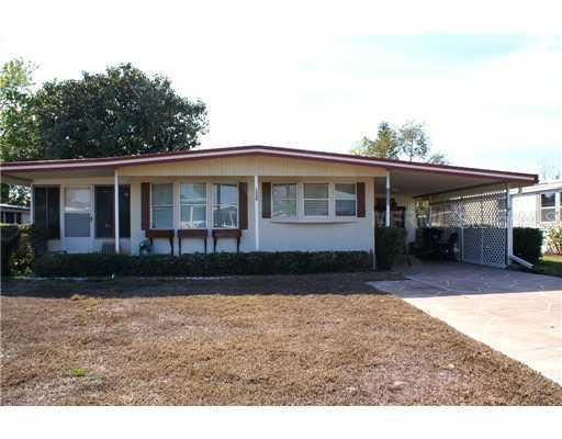 1335 Nassau Cir., Tavares, FL 32778