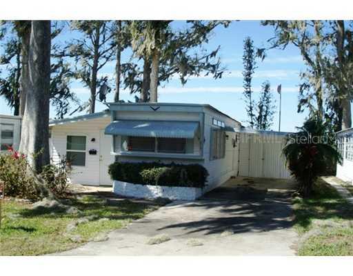 926 Villa Lagoon Dr. #2, Tavares, FL 32778