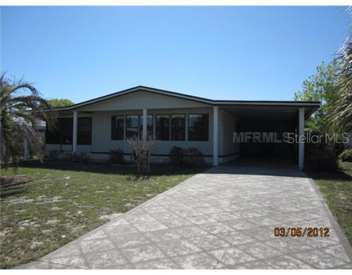 1554 Apache Cir., Tavares, FL 32778