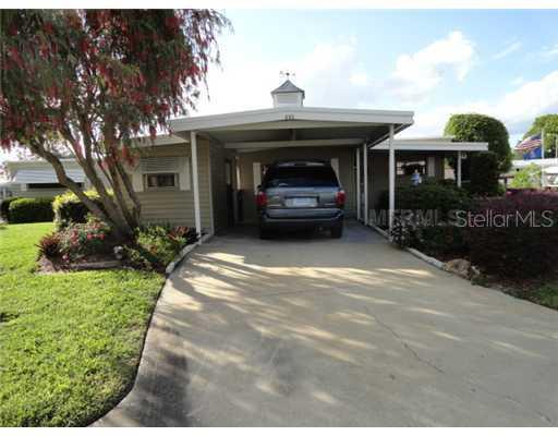 895 Southland Dr., Tavares, FL 32778