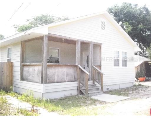 611 N Disston Ave., Tavares, FL 32778