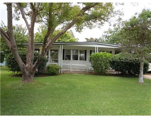 1218 Nassau Cir., Tavares, FL 32778