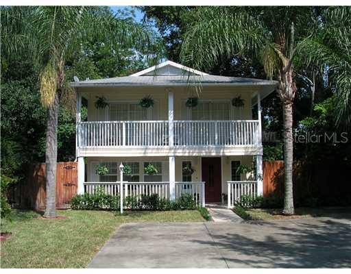 27936 Lois Dr., Tavares, FL 32778