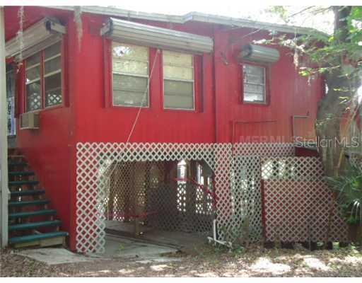 609 Homer St., Tavares, FL 32778