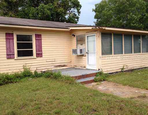 1425 Sherman Ave., Tavares, FL 32778