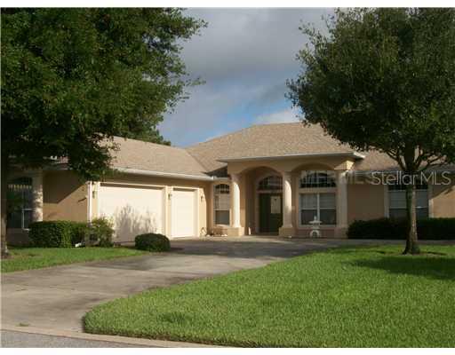 205 Shorewood Dr., Tavares, FL 32778