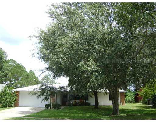 2106 Ken Ct., Mount Dora, FL 32757