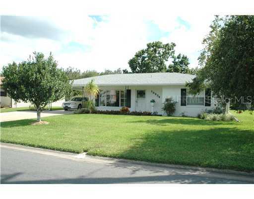 13234 Country Club Dr., Tavares, FL 32778