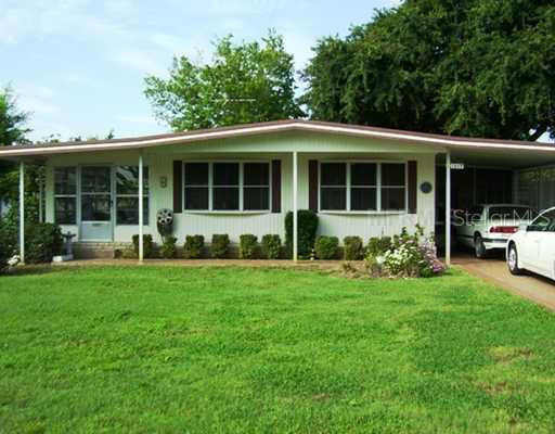 1217 Nassau Cir., Tavares, FL 32778