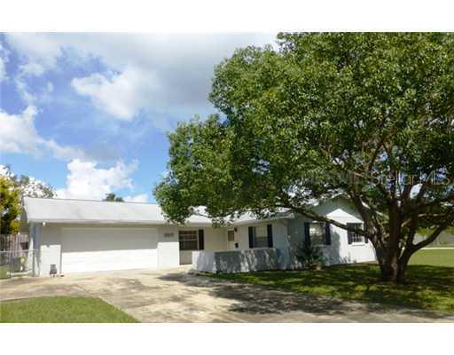 1307 Nichols Dr., Tavares, FL 32778