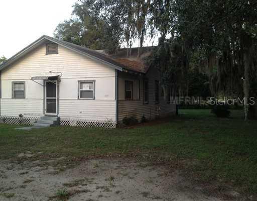 529 Thompson Ave., Groveland, FL 34736