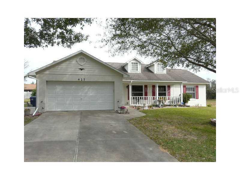 427 Woodview Dr., Tavares, FL 32778