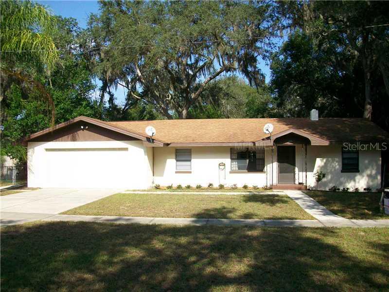 1325 Stowe Ave., Mount Dora, FL 32757
