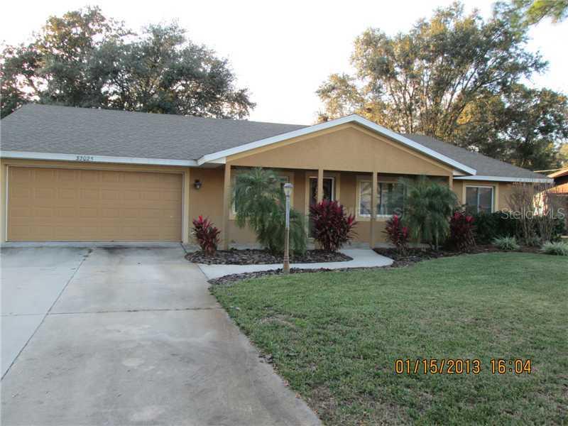 32025 Bluegill Dr., Tavares, FL 32778