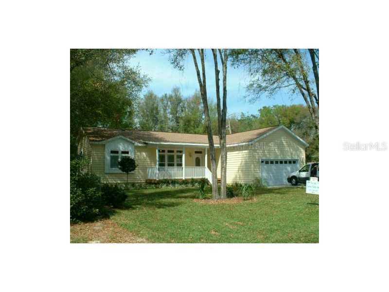 925 N Rossiter St., Mount Dora, FL 32757