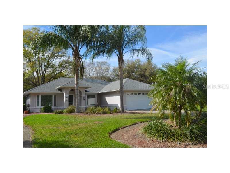 27651 Lois Dr., Tavares, FL 32778