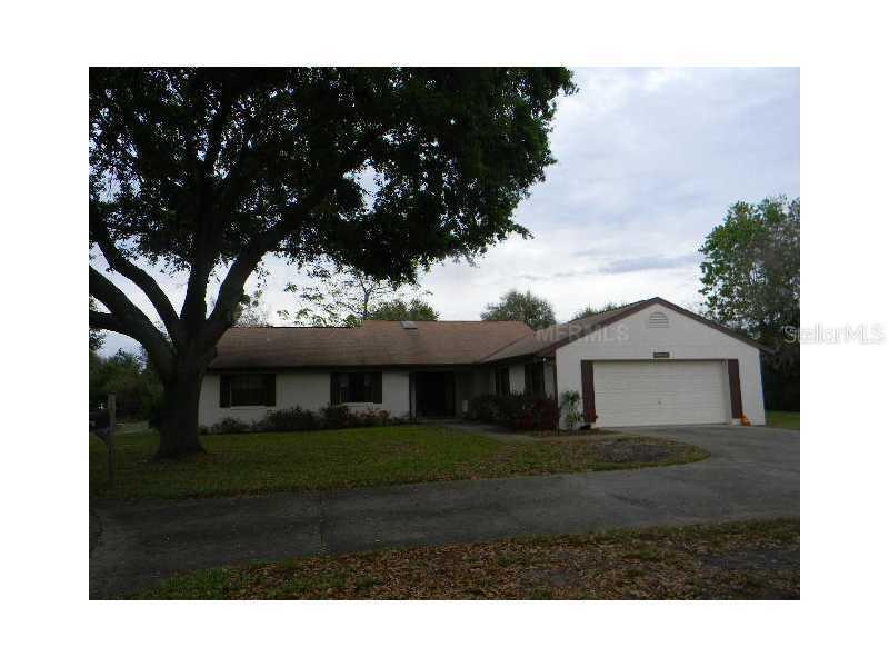 30900 Circle Dr., Tavares, FL 32778