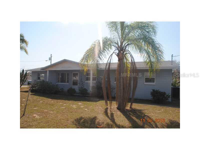 810 Vernon Ave., Tavares, FL 32778