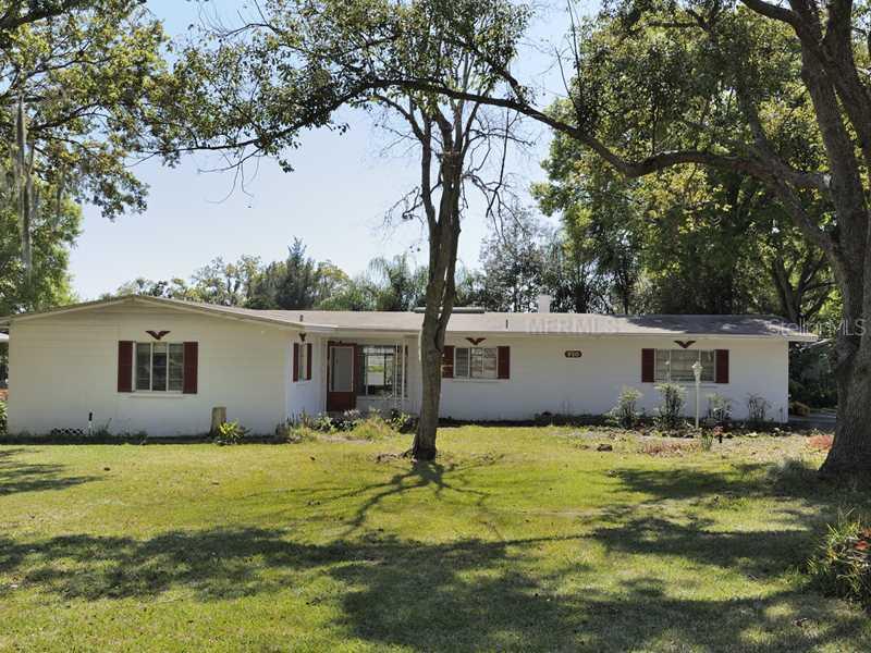 950 W 11th Ave., Mount Dora, FL 32757