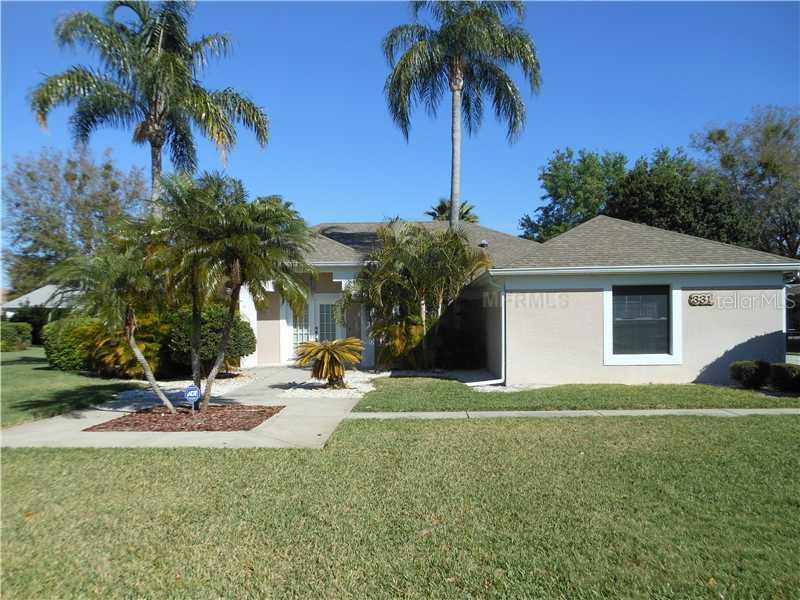 331 Lakecrest Dr., Tavares, FL 32778