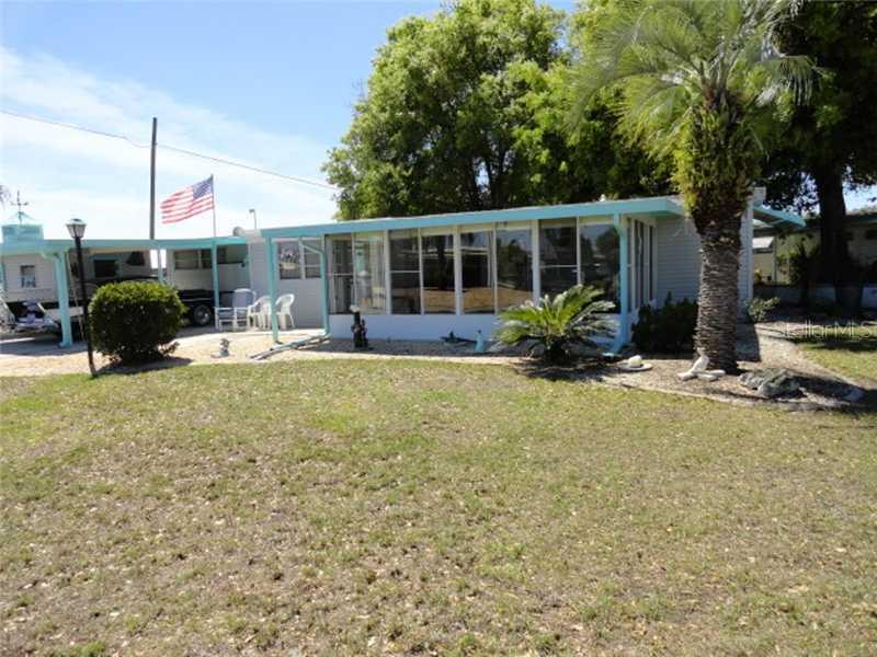 11508 Hickory Ln., Tavares, FL 32778