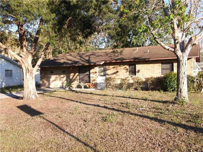 2104 Hollywood Dr., Leesburg, FL 34748