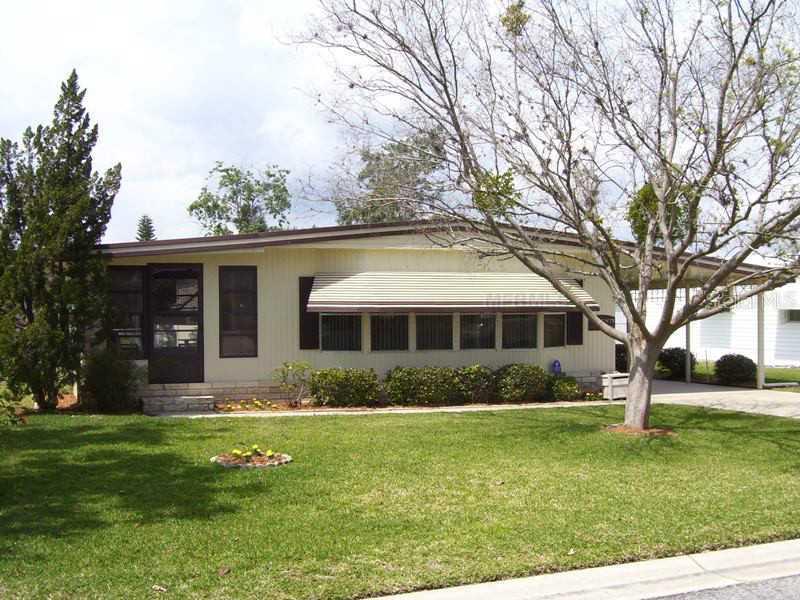 1327 Apache Cir., Tavares, FL 32778