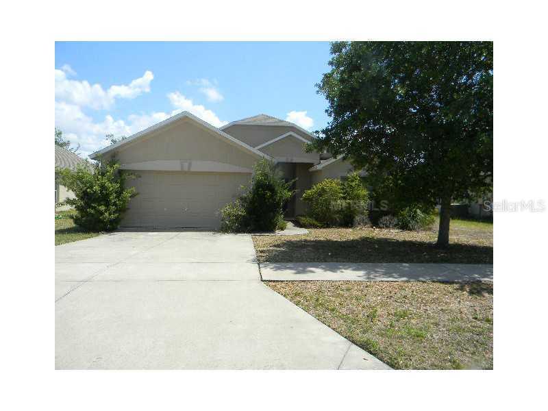 4061 Waltham Forest Dr., Tavares, FL 32778