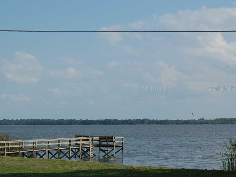 1010 Michelle Ct., Tavares, FL 32778