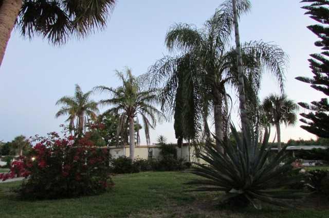 31647 Terrace Dr., Tavares, FL 32778