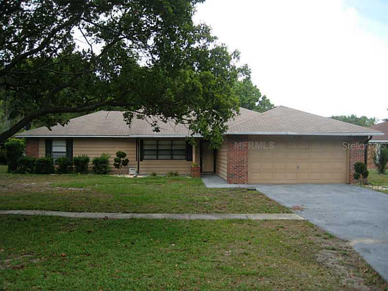 2105 Ken Ct., Mount Dora, FL 32757