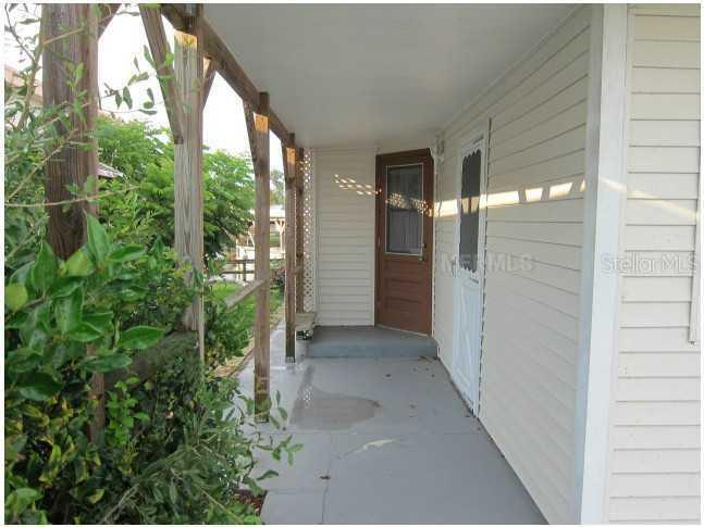 1424 South Shore Dr., Tavares, FL 32778