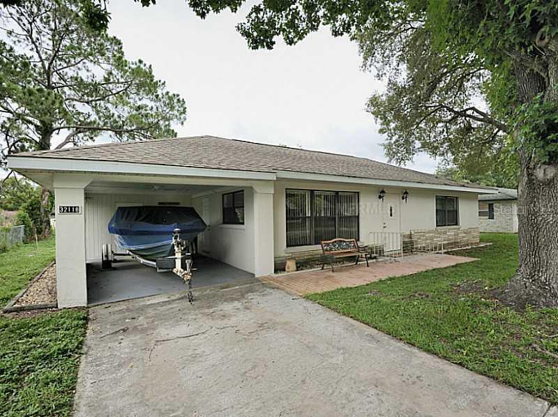 32118 Bluegill Dr., Tavares, FL 32778