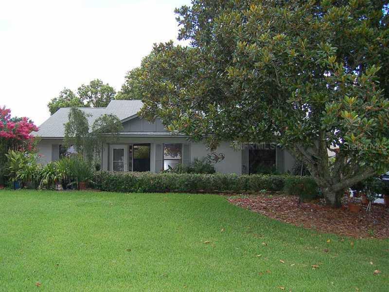 113 Ridgecrest Dr., Eustis, FL 32726