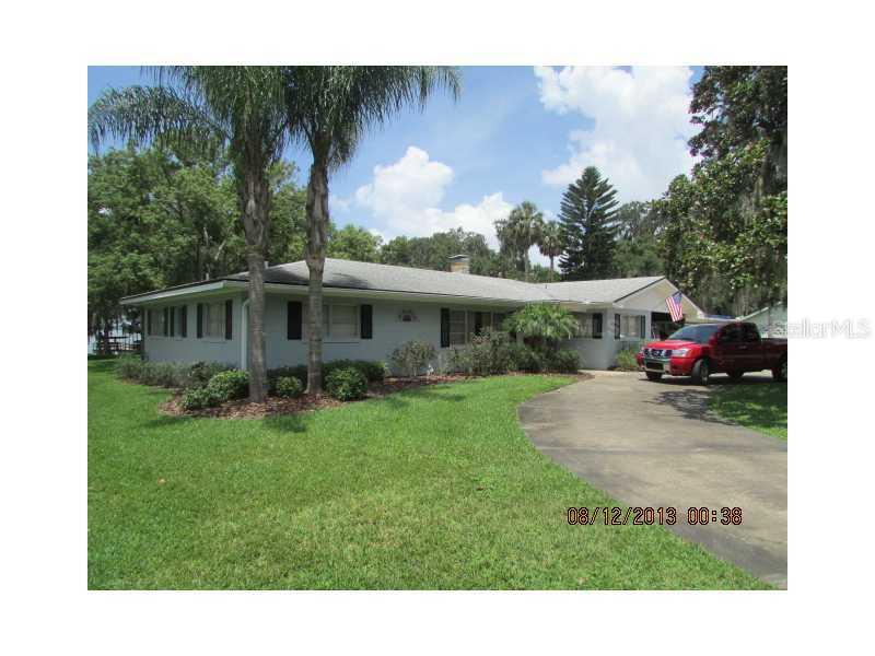 1207 Lake Shore Blvd., Tavares, FL 32778