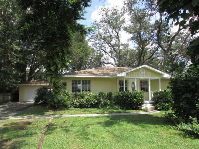657 W Seminole Ave., Eustis, FL 32726