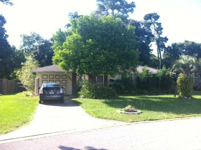 930 Cedar Cir., Tavares, FL 32778