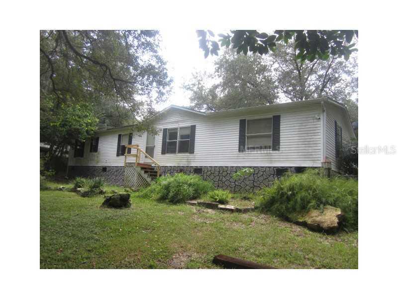 807 Summit St., Lady Lake, FL 32159