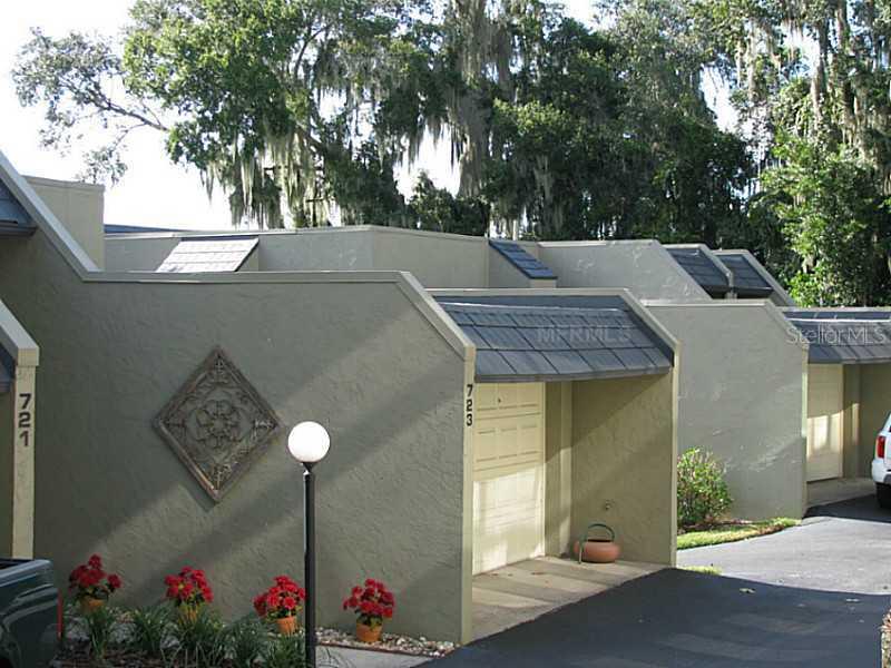 723 Helen St., Mount Dora, FL 32757